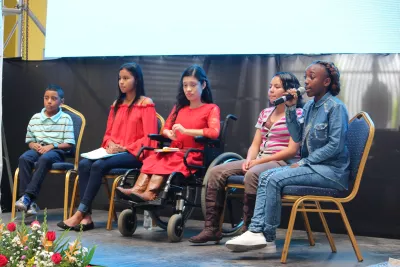 Niñas y niños en el panel durante la presentación inicial del Congreso Situación de la Niñez y Adolescencia Hondureña