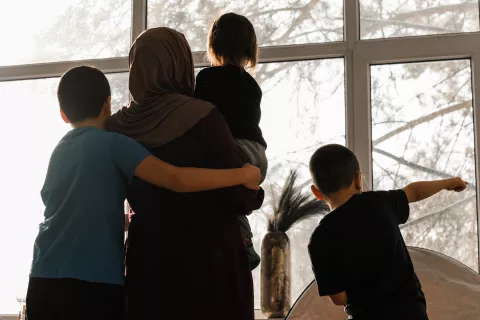 Сауле с детьми - Джамилем, Амиром и Айшой. Казахстан.
