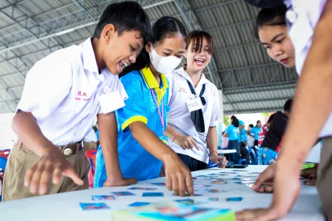 Ubon Ratchathani Student Volunteers supported in the Know The Flood Activity.