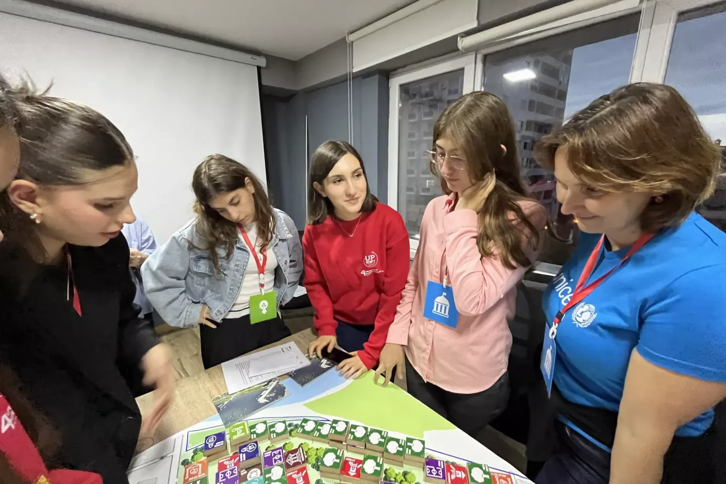 Playing the UPSHIFT game: gamifying Shkodra