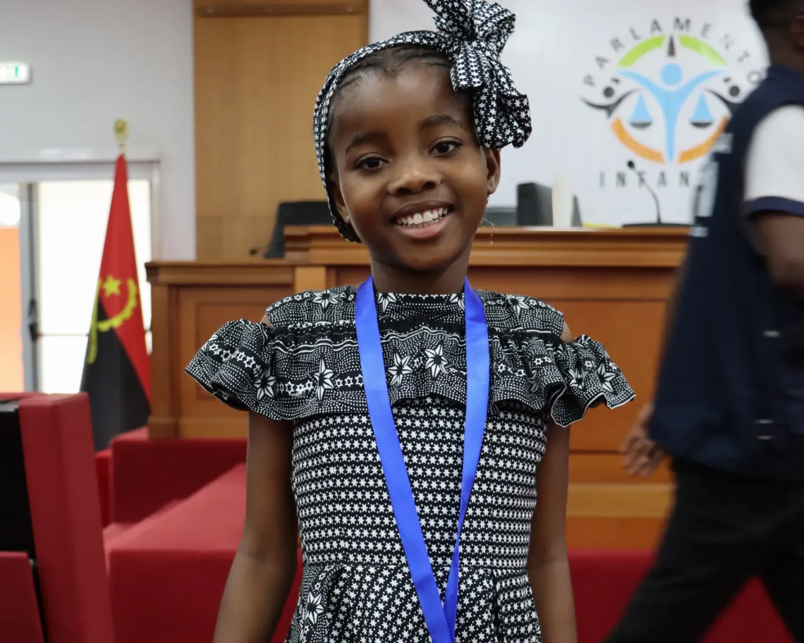 Crian&ccedil;as discutindo e propondo pol&iacute;ticas para melhorar a situa&ccedil;&atilde;o dos petizes em Angola.