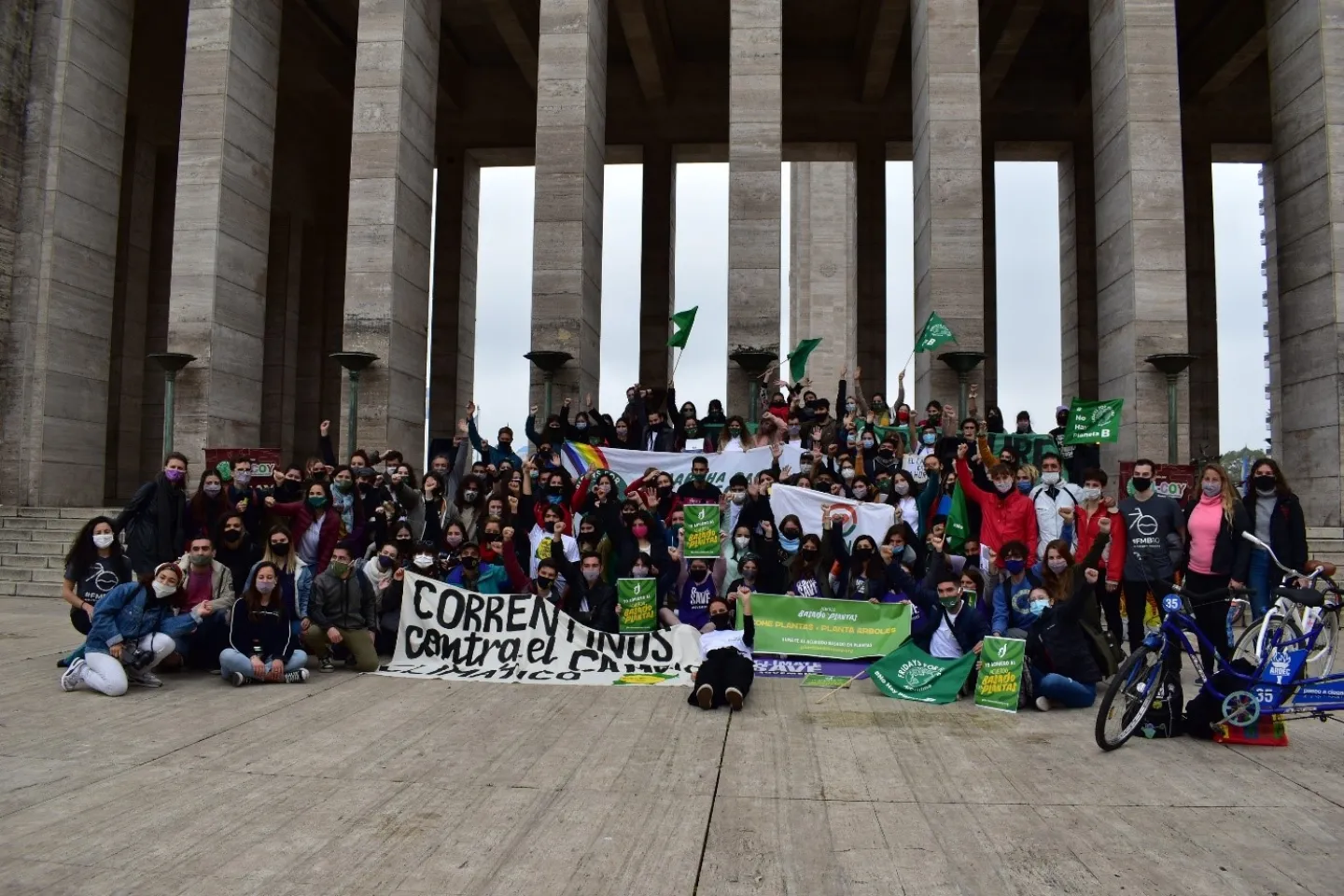 Cierre de la Cumbre Clim&aacute;tica de Juventudes (L-COY). 5 de septiembre. Monumento Nacional a la Bandera (Rosario).