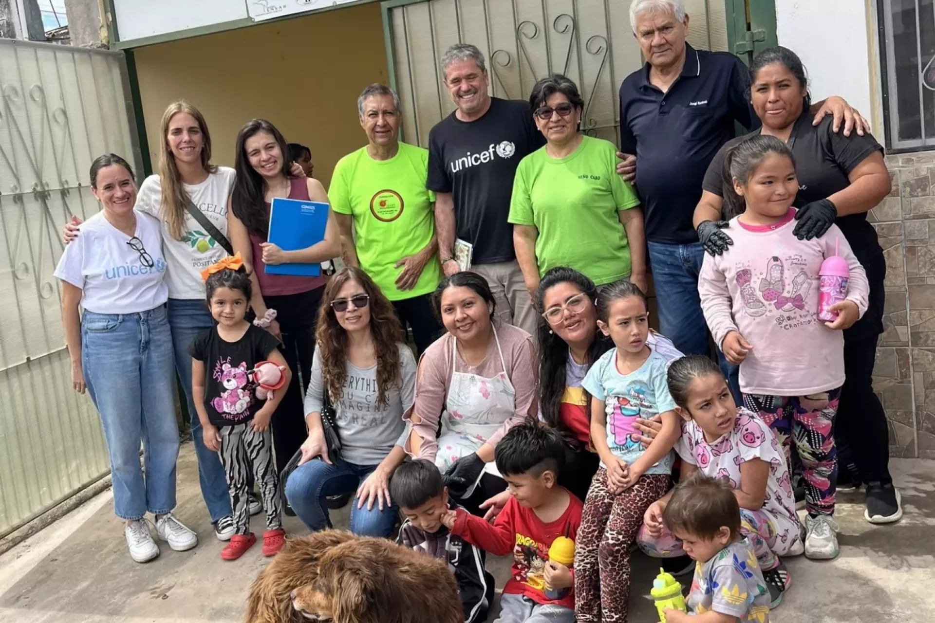 El equipo de UNICEF y de Banco de Alimentos en una de las visitas