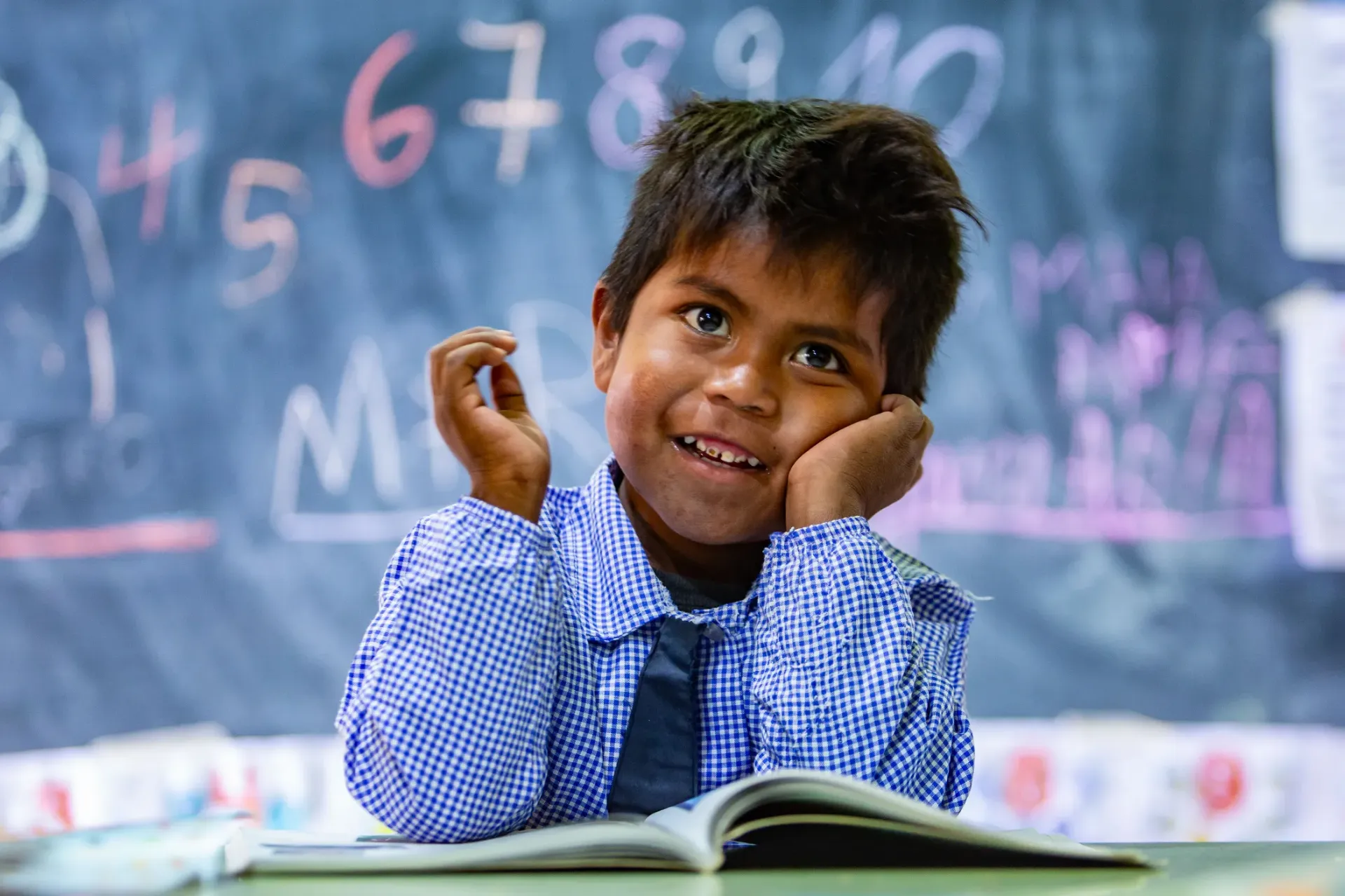 Ni&ntilde;o sonriendo