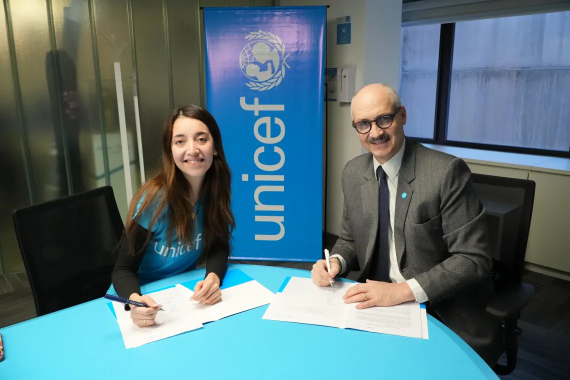 Catalina Maluendez junto al Representante de UNICEF Argentina, Rafael Ram&iacute;rez Mesec