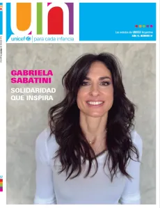 Gabriela Sabattini mira a c&aacute;mara