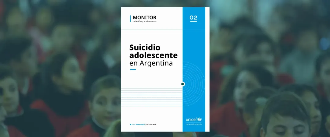 Portada del informe &ldquo;Suicidio adolescente en Argentina&rdquo; con dise&ntilde;o blanco y franja azul.
