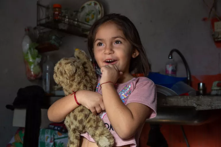 Dos de cada tres ni&ntilde;as y ni&ntilde;os en Argentina son pobres o est&aacute;n privados de derechos b&aacute;sicos 