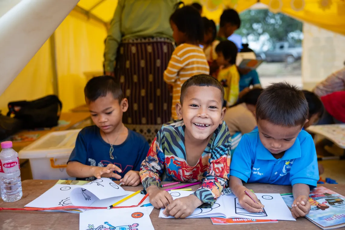 young children coloring pictures