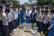 Building a solar oven from scratch.