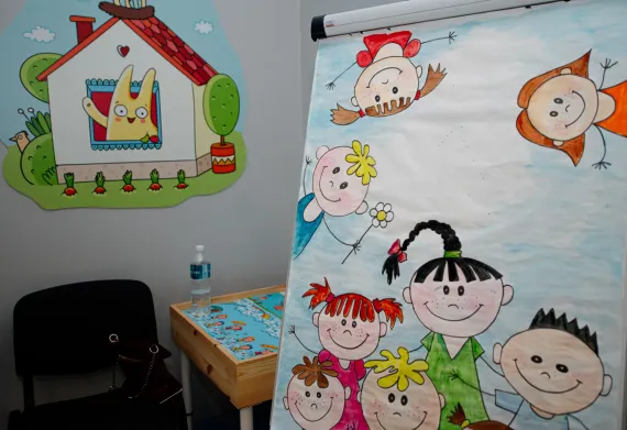 Игровой уголок в Комнате, дружественной детям