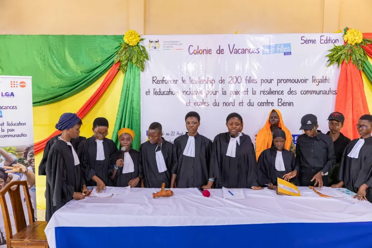 Colonie de vacances des filles &agrave; Parakou, une occasion o&ugrave; les filles apprennent &agrave; se d&eacute;fendre