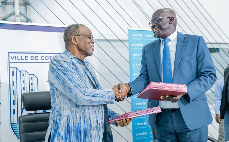 Le Maire de la ville de Cotonou, Luc-Marie Gnacadja et le Repr&eacute;sentant de l'UNICEF au B&eacute;nin.