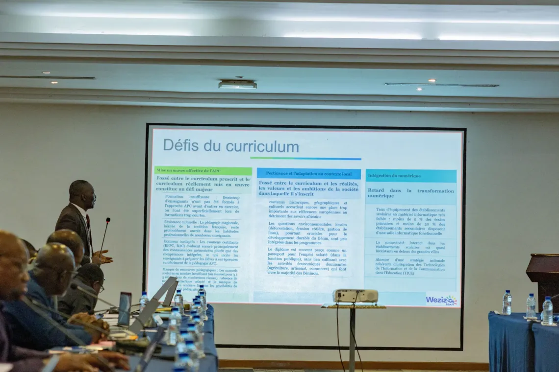 Wilfrid GUEZODJE, Secr&eacute;taire Technique Permanent du Plan Sectoriel de l'Education, pr&eacute;sentant le contexte dans lequel s&rsquo;inscrit l&rsquo;atelier de lancement et de renforcement des capacit&eacute;s en curriculum