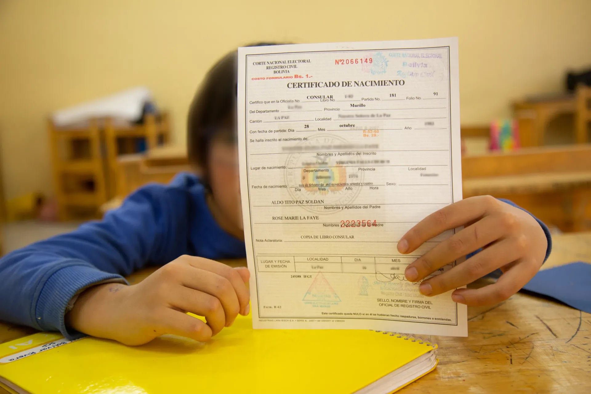 Bolivia, migraci&oacute;n, certificado nacimiento, consulado Lima
