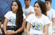 adolescentes participam de a&ccedil;&atilde;o pelo voto