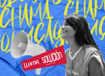 imagem de uma jovem recortada em preto e branco sobre um fundo azul, ao lado um megafone e o nome da iniciativa chama na solu&ccedil;&atilde;o