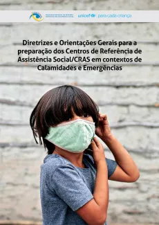 capa da publica&ccedil;&atilde;o mostra um menino ajeitando a m&aacute;scara