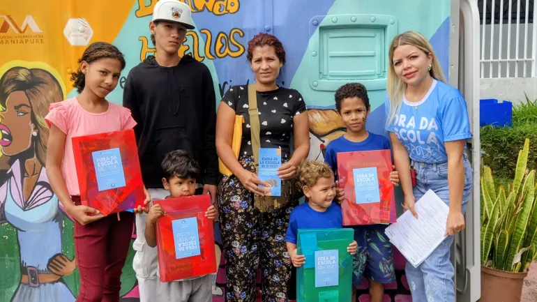 crian&ccedil;as seguram pasta azul