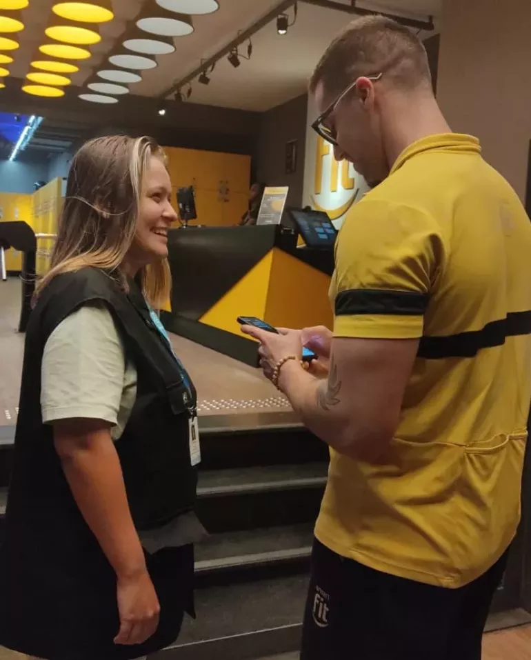 Cliente Smart Fit faz doa&ccedil;&atilde;o a volunt&aacute;ria do UNICEF