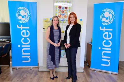 След успешното партньорство между УНИЦЕФ и Happy за развиване на приемната грижа в България, днес отново обединяваме сили в подкрепа на децата