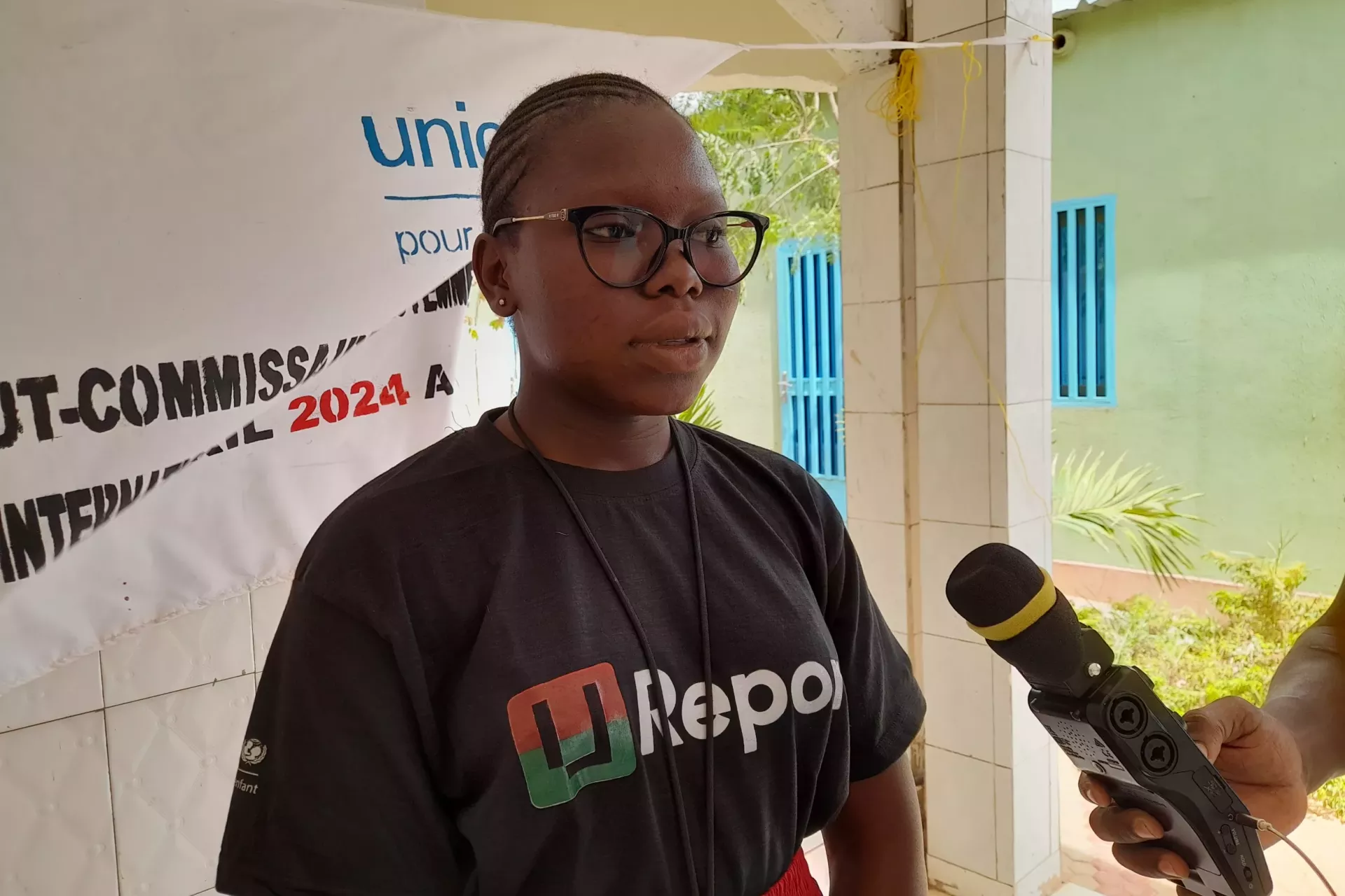 &Acirc;g&eacute;e de 22 ans, Mamounata Ouedraogo est &eacute;tudiante en deuxi&egrave;me ann&eacute;e &agrave; l'unit&eacute; de formation et de recherche en &eacute;tudes germaniques de l&rsquo;Universit&eacute; Joseph Ki-Zerbo de Ouagadougou  et membre du club U-Report dans la r&eacute;gion du Centre Nord.