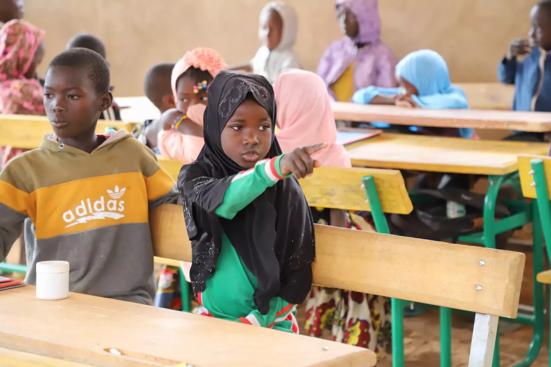 Sor&eacute;, orpheline et d&eacute;plac&eacute;e, retrouve le chemin de l&rsquo;&eacute;cole 