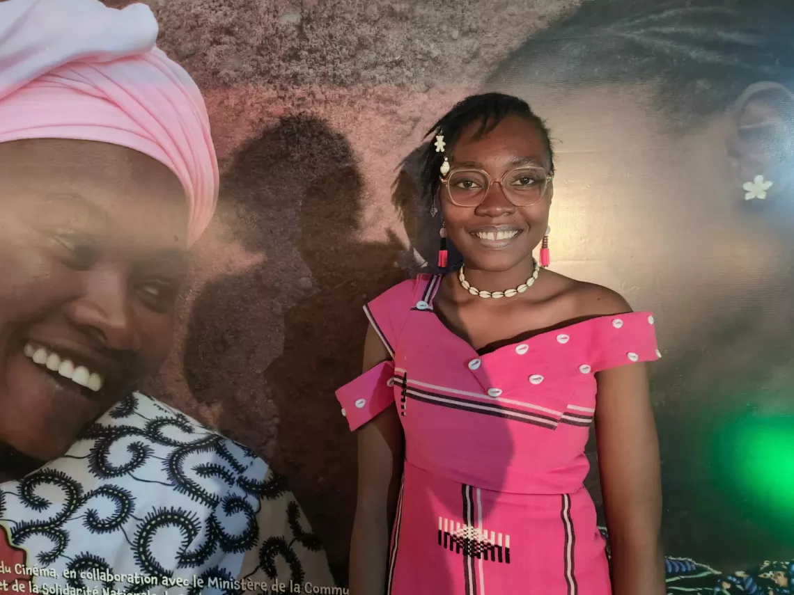 Ornella Som&eacute;, 16 ans, &eacute;l&egrave;ve en classe de premi&egrave;re et l'une des jeunes r&eacute;alisatrices du film "Sur mon sable"