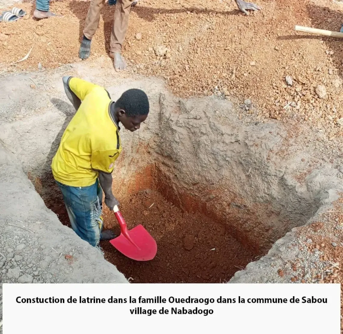 Construction de latrine dans la famille Ouedraogo du village de Nabadogo, Commune de Sabou &copy;ASMADE/2026