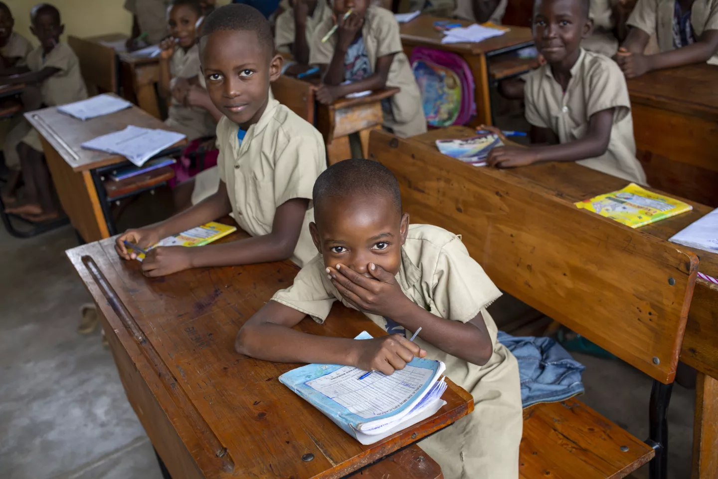 Des enfants dans une salle de classe de l'&eacute;cole Kabondo, r&eacute;habilit&eacute;e par l'UNICEF &agrave; Kabondo, Bujumbura.
