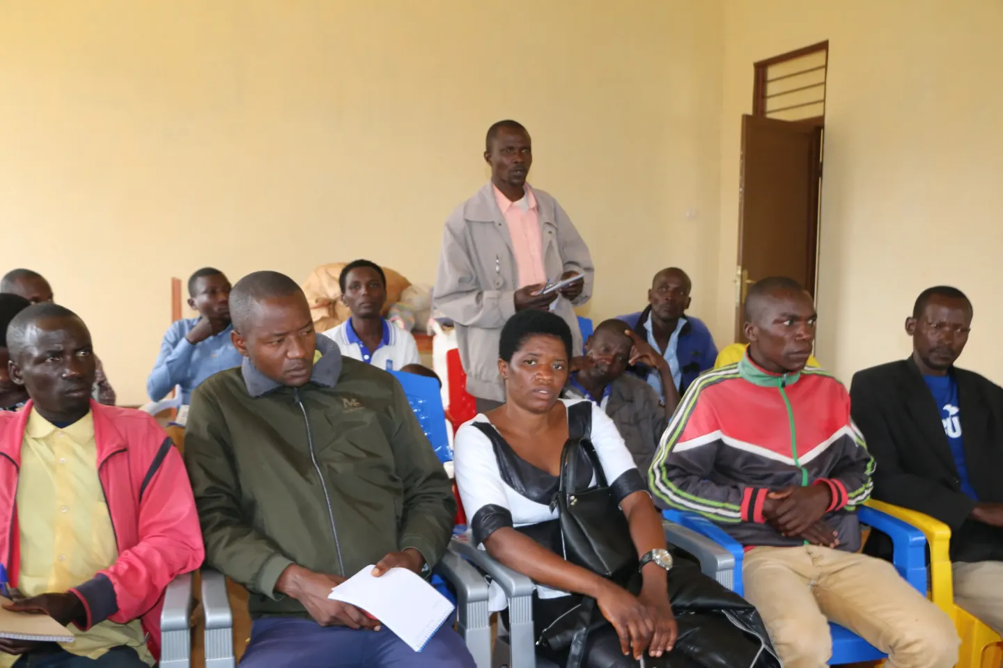 Hill chiefs, and the heads of health, education and civil registration services, along with the development advisers from the Bisinde and Rugongo zones, are meeting to jointly redefine the priorities of their communes