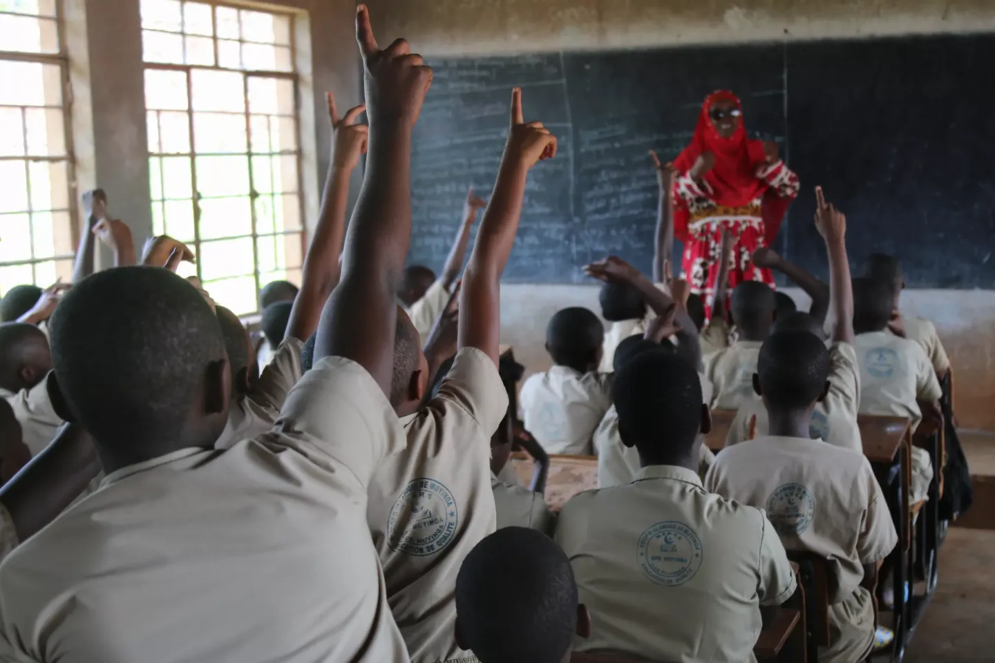 Pupils from the Islamic school in Muyinga having an exchange session on a subject from the module &ldquo;Le monde &eacute;volue avec moi&rdquo;.