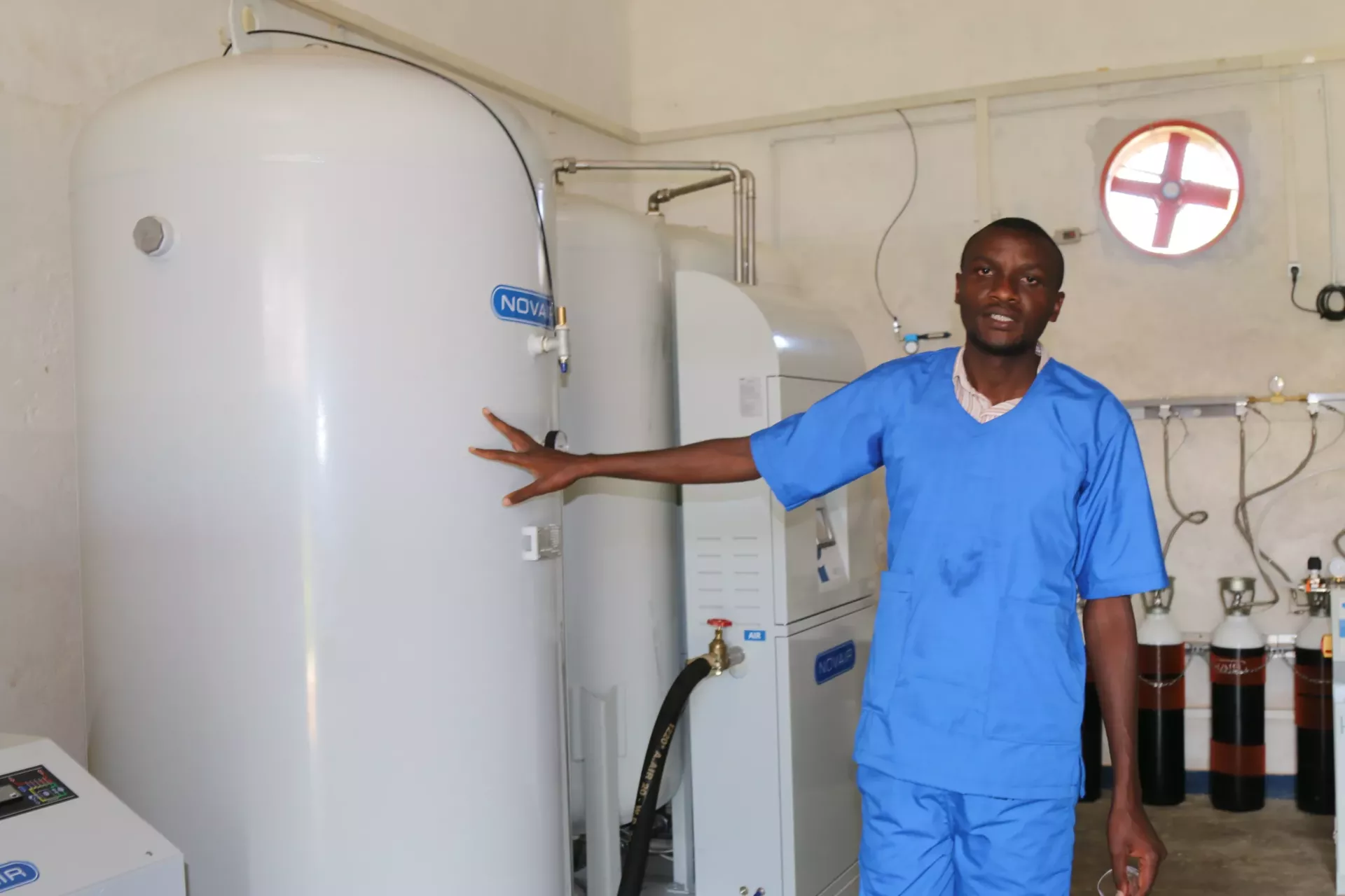 Privat Irakoze, oxygen operator, Bururi hospital