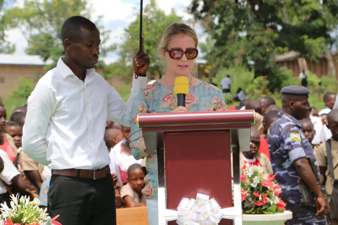  Elisabetta Pietrobon, &rsquo;Ambassadrice de la D&eacute;l&eacute;gation de l&rsquo;Union europ&eacute;enne au Burundi et chef de file des partenaires au d&eacute;veloppement pour le secteur de l&rsquo;&eacute;ducation  