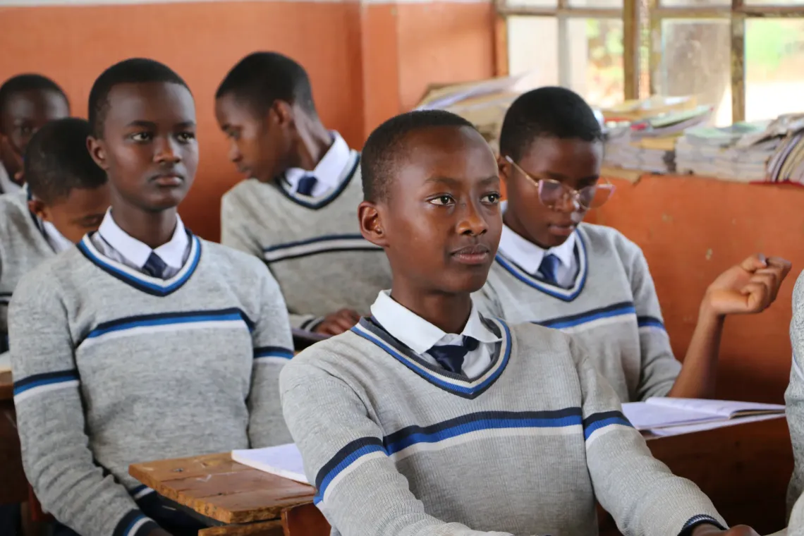 Students from the Musenyi School of Excellence attentively follow a theoretical lesson of the CREATABLE 