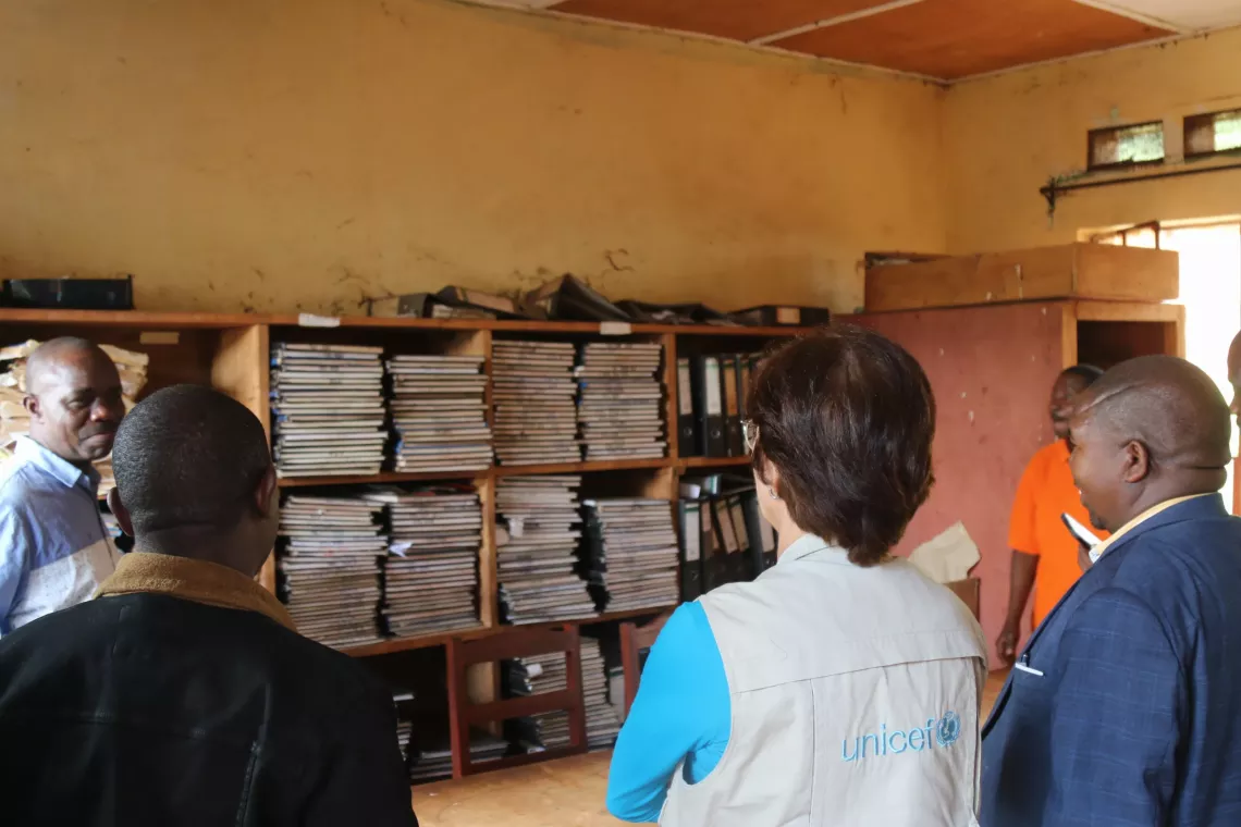 Visite dans le service de l&rsquo;&eacute;tat civil &agrave; la commune de Busoni, province Kirundo.