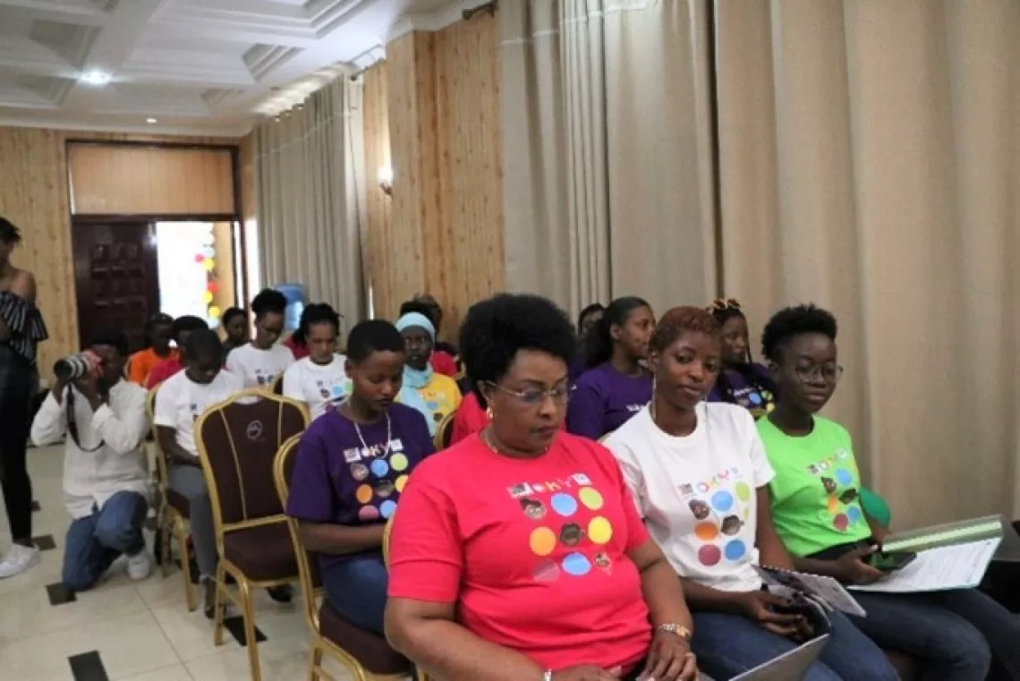 Participants au lancement officiel de l'application "OKY"