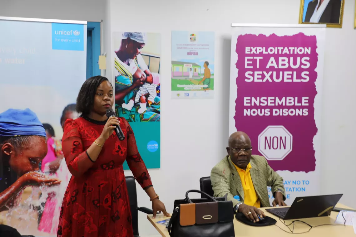Exchange moment during the Caf&eacute; M&eacute;dia: participants engaged in discussions on child protection and the promotion of breastfeeding, with support from UNICEF