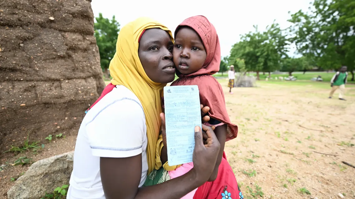 maman et b&eacute;b&eacute; &agrave; Louguerr&eacute;o extr&ecirc;me-nord du Cameroun