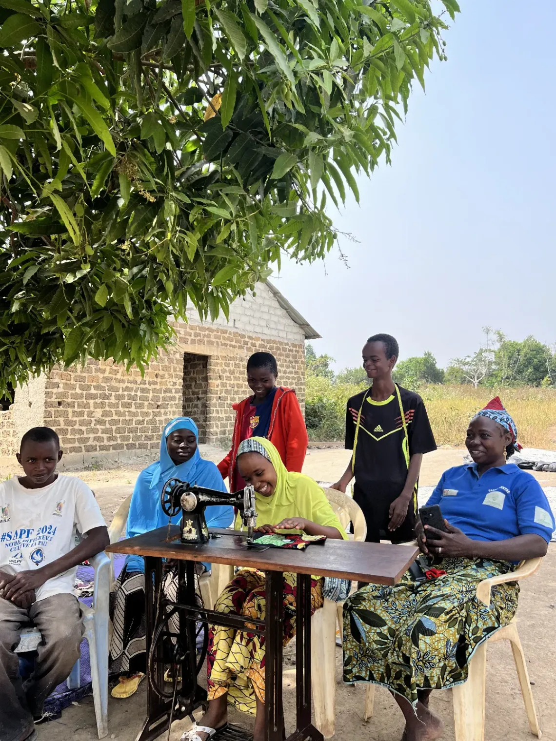 Mairo transmets son savoir-faire aux plus jeunes