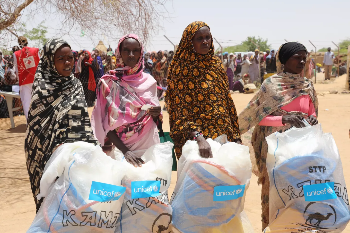 Refugee women who received hygiene kits.