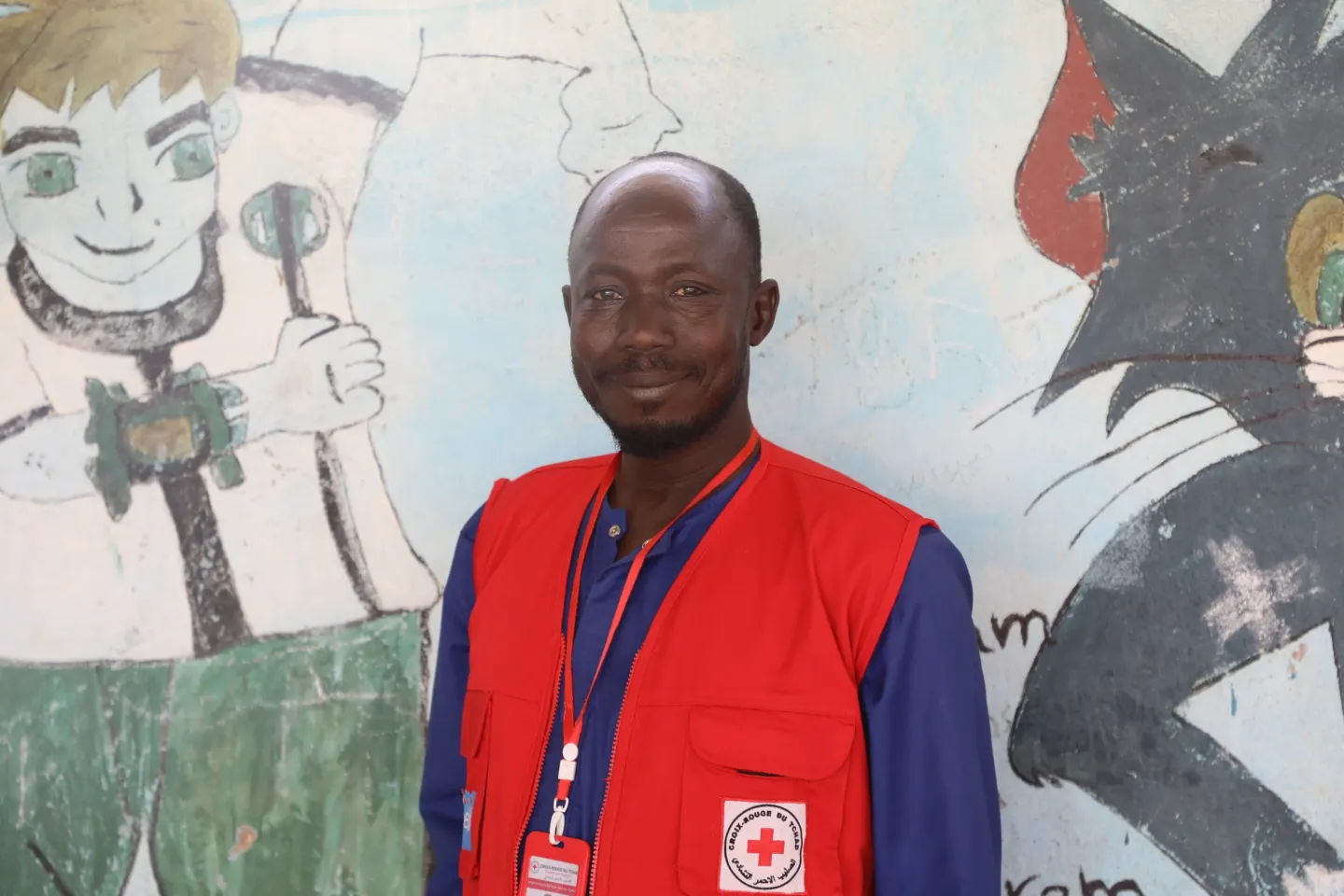 Adoum, un travailleur social au camp de Farchana dans l'est du Tchad.