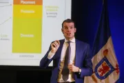 Yannick van den Brink presenta su clase magistral en el seminario &amp;quot;Enfoques Comparados de Justicia Juvenil&amp;quot;