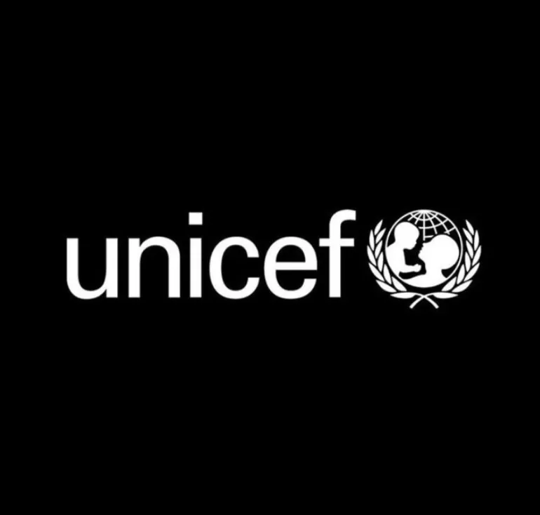 logo UNICEF negro