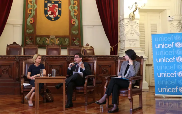 Conversatorio organizado por UNICEF y embajada de Suecia abord&oacute; los desaf&iacute;os para la Agenda de Infancia 2030