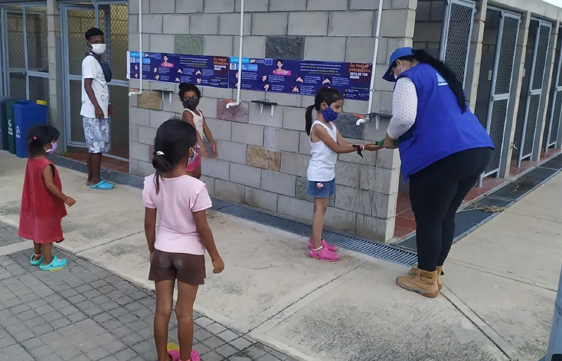 Centro de atenci&oacute;n sanitario transitorio Tienditas