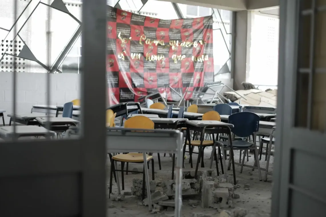 Colegio destruido