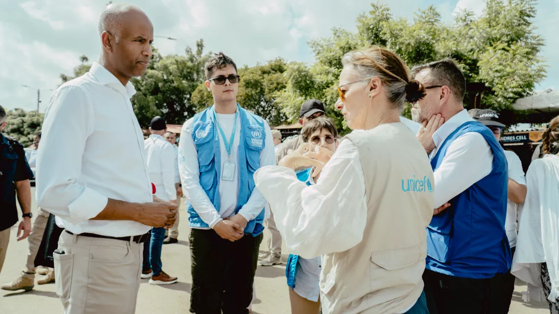 El ministro de Desarrollo Internacional de Canad&aacute;, Ahmed Hussen visit&oacute; Paraguach&oacute;n, punto fronterizo entre Colombia y Venezuela localizado en el departamento de la Guajira en Colombia