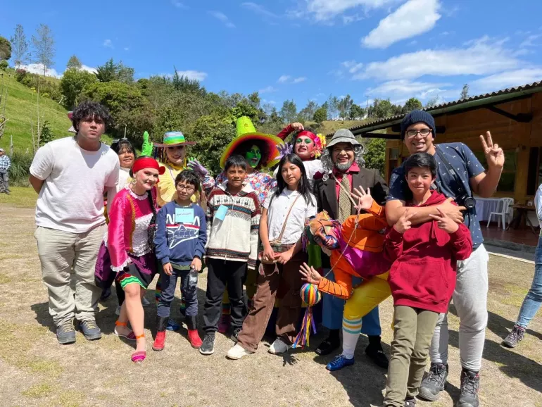Ni&ntilde;asy ni&ntilde;os del comit&eacute; asesor