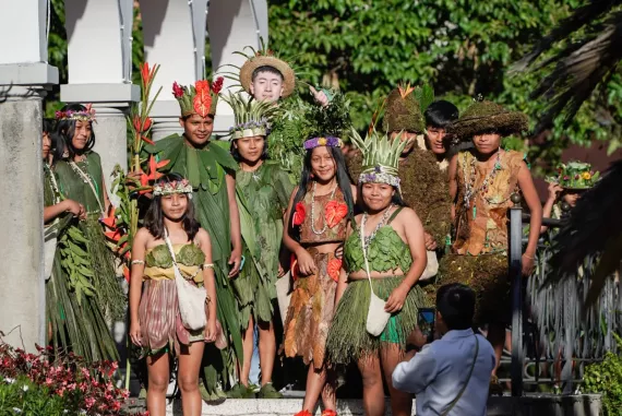 Indígenas Awá participaron en el Carnaval de Blancos y Negros en Pasto, Nariño